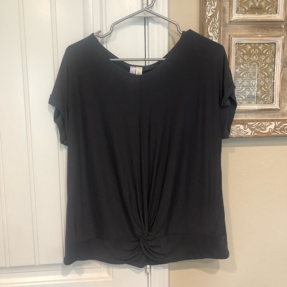 NWOT Francesca’s top😍